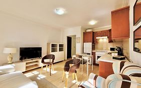 Miranda Apartment With Free Parking